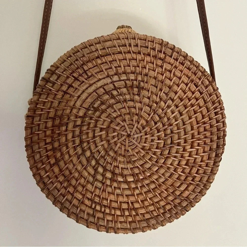 Round Bamboo Straw Crossbody Purse